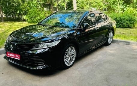 Toyota Camry, 2019 год, 2 700 000 рублей, 1 фотография