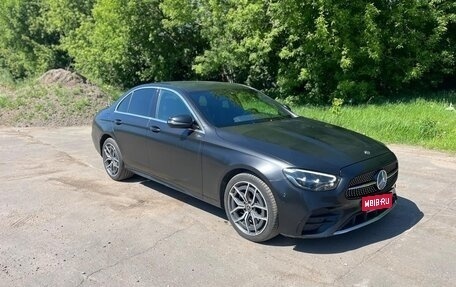 Mercedes-Benz E-Класс, 2021 год, 3 300 000 рублей, 1 фотография