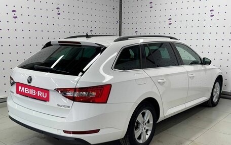 Skoda Superb III рестайлинг, 2018 год, 1 999 000 рублей, 3 фотография