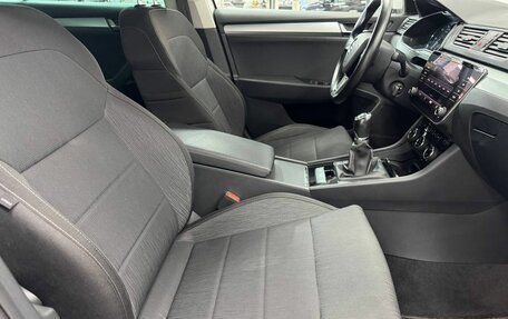 Skoda Superb III рестайлинг, 2018 год, 1 999 000 рублей, 16 фотография