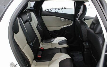 Volvo V40 II рестайлинг, 2014 год, 1 049 000 рублей, 12 фотография