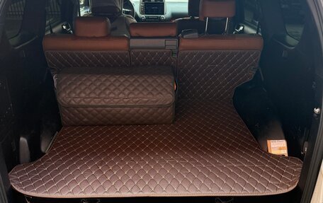 Toyota Land Cruiser Prado 150 рестайлинг 2, 2013 год, 2 750 000 рублей, 11 фотография