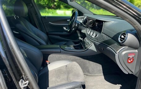 Mercedes-Benz E-Класс, 2021 год, 3 300 000 рублей, 8 фотография
