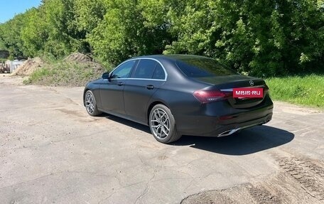 Mercedes-Benz E-Класс, 2021 год, 3 300 000 рублей, 6 фотография