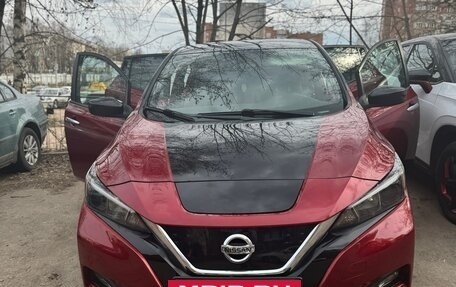 Nissan Leaf II, 2017 год, 1 000 000 рублей, 4 фотография
