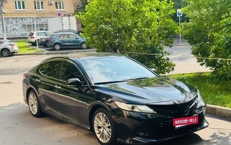 Toyota Camry, 2019 год, 2 700 000 рублей, 8 фотография
