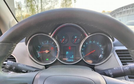 Chevrolet Cruze II, 2010 год, 700 000 рублей, 13 фотография
