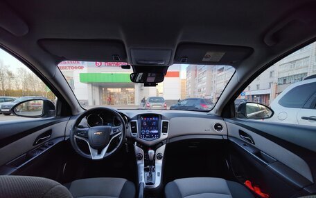 Chevrolet Cruze II, 2010 год, 700 000 рублей, 8 фотография