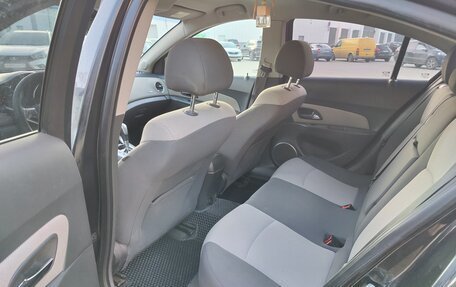 Chevrolet Cruze II, 2010 год, 700 000 рублей, 10 фотография
