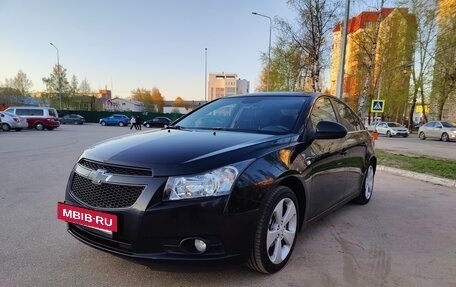 Chevrolet Cruze II, 2010 год, 700 000 рублей, 9 фотография