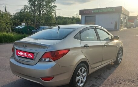 Hyundai Solaris II рестайлинг, 2011 год, 1 100 000 рублей, 5 фотография
