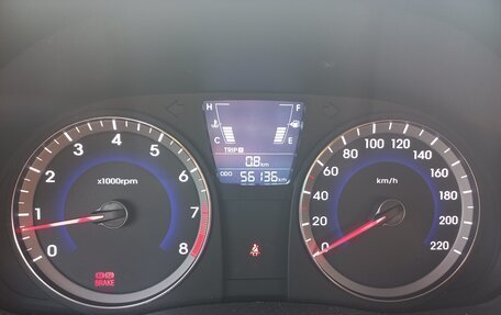 Hyundai Solaris II рестайлинг, 2011 год, 1 100 000 рублей, 13 фотография