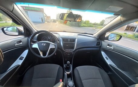 Hyundai Solaris II рестайлинг, 2011 год, 1 100 000 рублей, 10 фотография