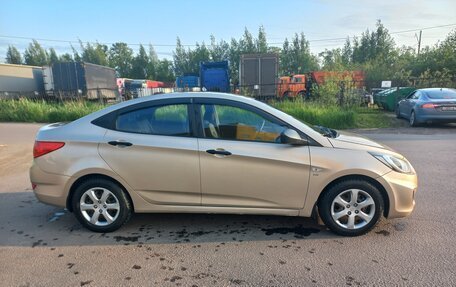 Hyundai Solaris II рестайлинг, 2011 год, 1 100 000 рублей, 6 фотография