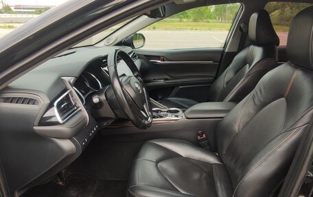 Toyota Camry, 2018 год, 2 375 000 рублей, 11 фотография