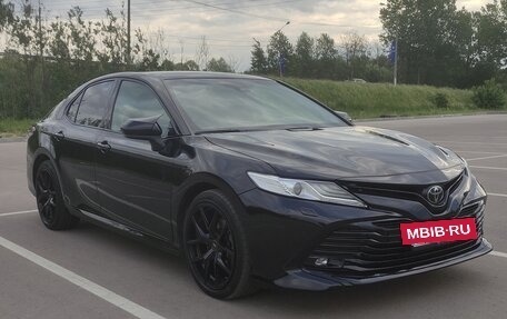 Toyota Camry, 2018 год, 2 375 000 рублей, 2 фотография