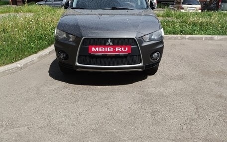 Mitsubishi Outlander III рестайлинг 3, 2010 год, 1 210 000 рублей, 4 фотография