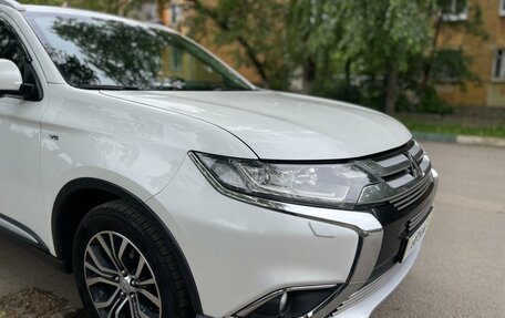 Mitsubishi Outlander III рестайлинг 3, 2015 год, 1 990 000 рублей, 8 фотография