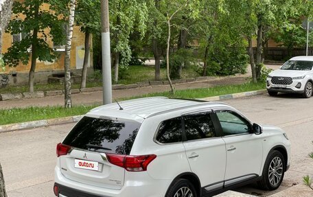 Mitsubishi Outlander III рестайлинг 3, 2015 год, 1 990 000 рублей, 4 фотография