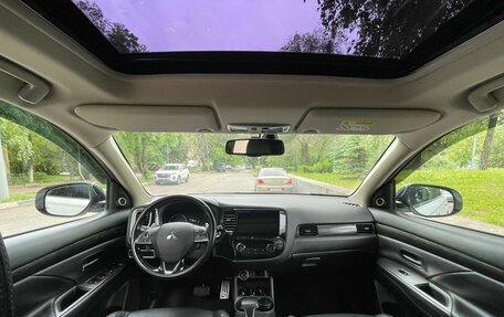 Mitsubishi Outlander III рестайлинг 3, 2015 год, 1 990 000 рублей, 18 фотография