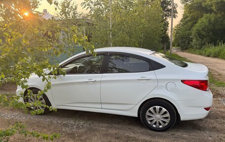 Hyundai Solaris II рестайлинг, 2011 год, 800 000 рублей, 9 фотография