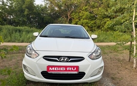 Hyundai Solaris II рестайлинг, 2011 год, 800 000 рублей, 8 фотография
