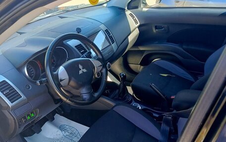 Mitsubishi Outlander III рестайлинг 3, 2008 год, 900 000 рублей, 9 фотография