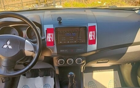 Mitsubishi Outlander III рестайлинг 3, 2008 год, 900 000 рублей, 10 фотография