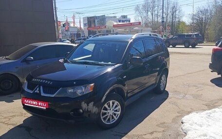 Mitsubishi Outlander III рестайлинг 3, 2008 год, 900 000 рублей, 7 фотография