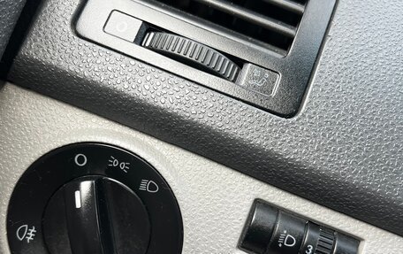 Volkswagen Polo IV рестайлинг, 2002 год, 289 000 рублей, 18 фотография