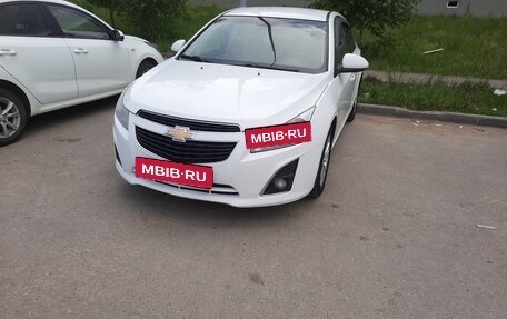 Chevrolet Cruze II, 2013 год, 830 000 рублей, 3 фотография