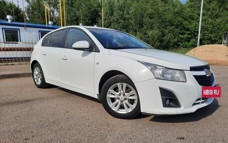 Chevrolet Cruze II, 2013 год, 830 000 рублей, 2 фотография