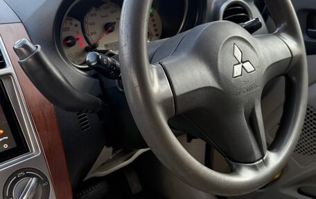 Mitsubishi Colt VI рестайлинг, 2002 год, 320 000 рублей, 8 фотография