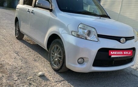 Toyota Sienta I, 2012 год, 990 000 рублей, 3 фотография