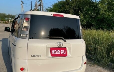 Toyota Sienta I, 2012 год, 990 000 рублей, 4 фотография