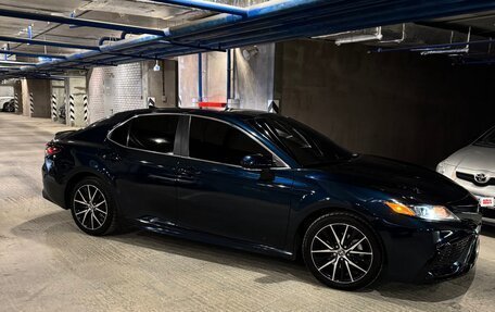 Toyota Camry, 2020 год, 3 200 000 рублей, 10 фотография