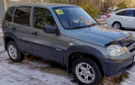 Chevrolet Niva I рестайлинг, 2018 год, 850 000 рублей, 4 фотография