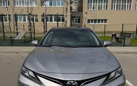 Toyota Camry, 2022 год, 3 900 000 рублей, 1 фотография