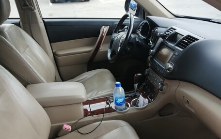 Toyota Highlander III, 2011 год, 2 200 000 рублей, 6 фотография