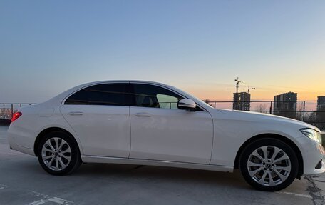Mercedes-Benz E-Класс, 2019 год, 4 180 000 рублей, 5 фотография