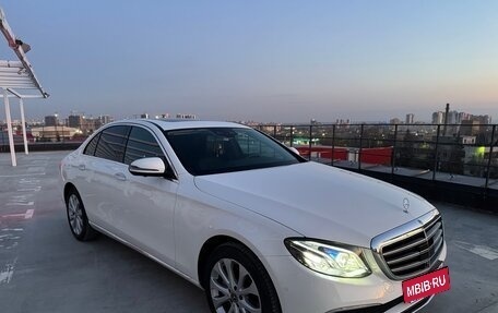 Mercedes-Benz E-Класс, 2019 год, 4 180 000 рублей, 8 фотография