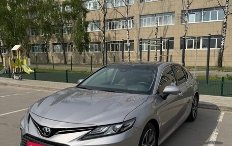 Toyota Camry, 2022 год, 3 900 000 рублей, 8 фотография