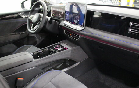 Volkswagen Tiguan, 2025 год, 5 390 000 рублей, 38 фотография