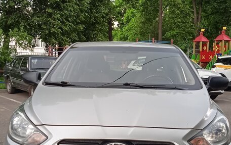 Hyundai Solaris II рестайлинг, 2011 год, 840 000 рублей, 2 фотография