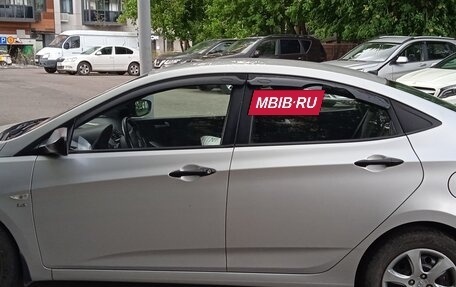 Hyundai Solaris II рестайлинг, 2011 год, 840 000 рублей, 3 фотография