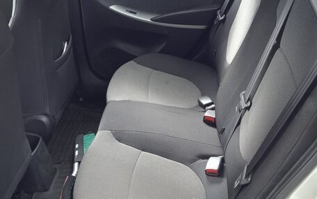 Hyundai Solaris II рестайлинг, 2011 год, 840 000 рублей, 8 фотография