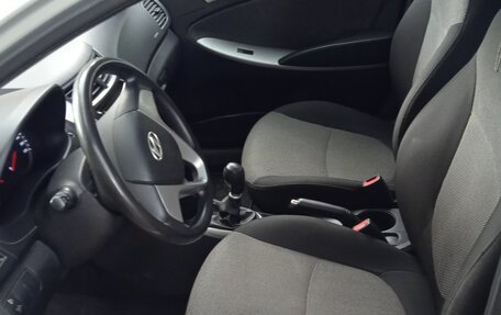 Hyundai Solaris II рестайлинг, 2011 год, 840 000 рублей, 9 фотография