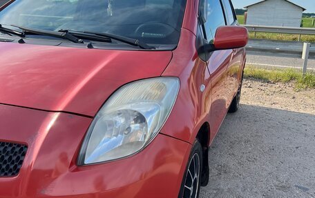 Toyota Yaris III рестайлинг, 2007 год, 690 000 рублей, 9 фотография