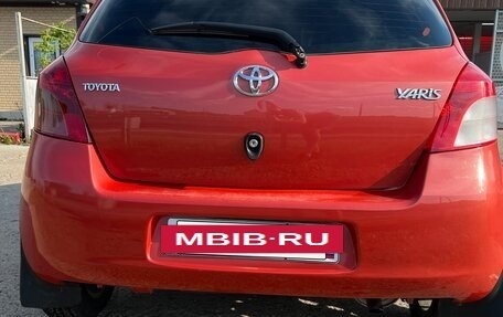 Toyota Yaris III рестайлинг, 2007 год, 690 000 рублей, 5 фотография