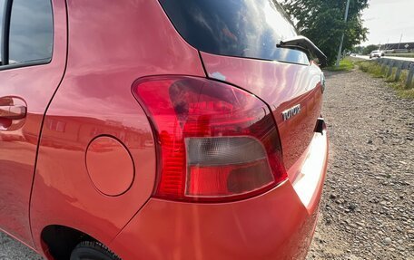 Toyota Yaris III рестайлинг, 2007 год, 690 000 рублей, 19 фотография